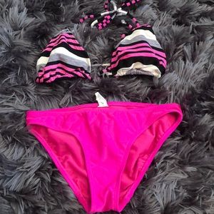 Cute pink bikini!’n